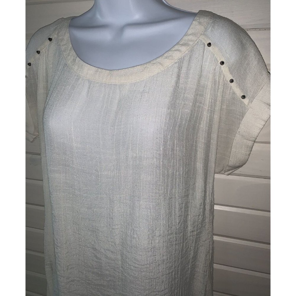 Maurices Sz SMALL Pullover S/S Tunic Blouse Top Studded Shoulders Ivory EUC